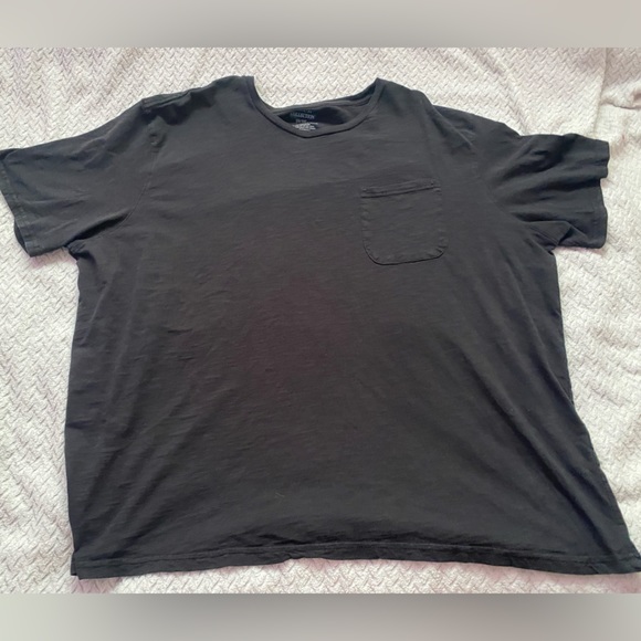 Black T-shirt with pocket - Picture 1 of 3